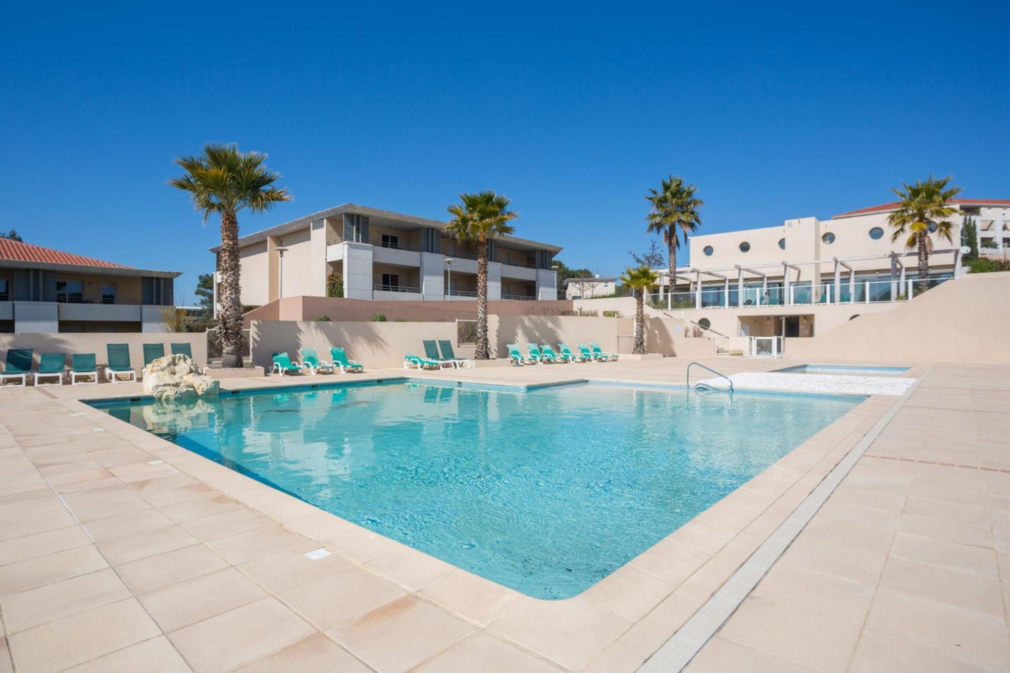 Location D'un Superbe Avec Piscine Apartamento *